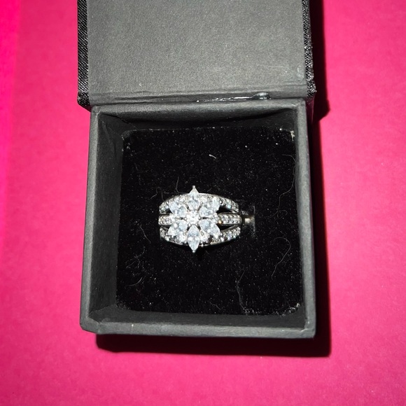 Sterling Silver Ring and Pendant - Picture 2 of 4